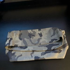 Camo clutch